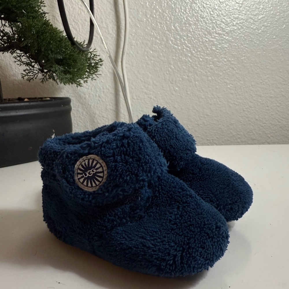 UGG Navy Fleece Baby Booties